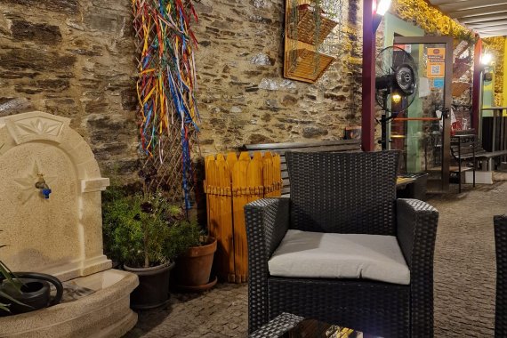 D'aqui e D'acola