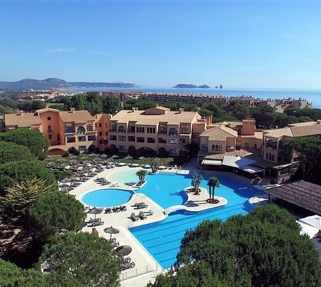 La Costa Beach & Golf Resort
